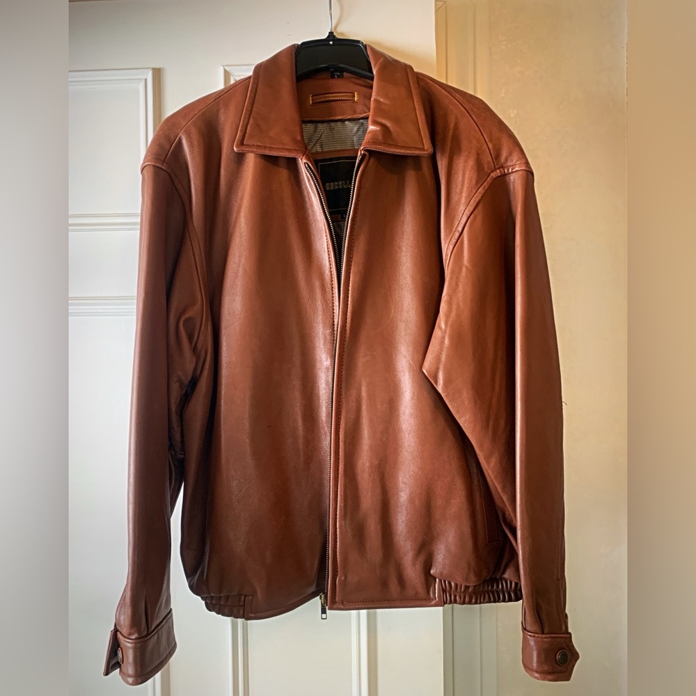 Vintage men’s leather coat. Large, medium brown. Ultra soft leather. Pre-owned.